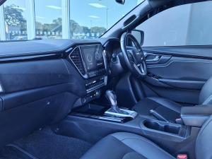 Isuzu D-Max 3.0TD double cab V-Cross 4x4 - Image 18