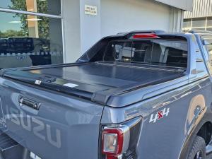 Isuzu D-Max 3.0TD double cab V-Cross 4x4 - Image 2
