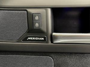 Land Rover Defender 90 D350 X-Dynamic HSE - Image 13