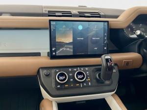 Land Rover Defender 90 D350 X-Dynamic HSE - Image 16