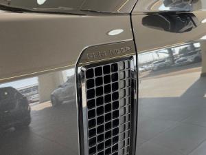 Land Rover Defender 90 D350 X-Dynamic HSE - Image 3