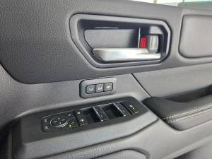 Toyota Land Cruiser Prado 2.8GD VX-R - Image 24