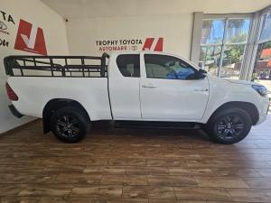 Toyota Hilux 2.4GD-6 Xtra cab Raider auto - Image 3