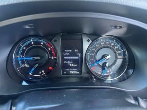 Toyota Hilux 2.8GD-6 double cab Legend manual - Image 11