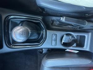 Toyota Hilux 2.8GD-6 double cab Legend manual - Image 13