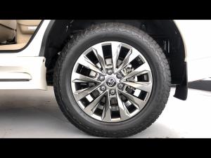 Toyota Land Cruiser 300 3.3D ZX - Image 19