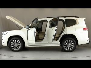 Toyota Land Cruiser 300 3.3D ZX - Image 26
