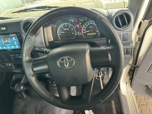 Toyota Land Cruiser 79 4.5D-4D V8 double cab LX - Image 8