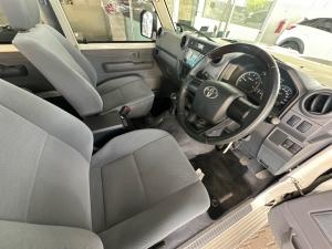 Toyota Land Cruiser 79 4.5D-4D V8 double cab LX - Image 14