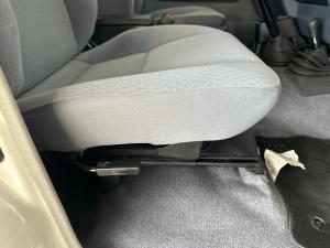 Toyota Land Cruiser 79 4.5D-4D V8 double cab LX - Image 16