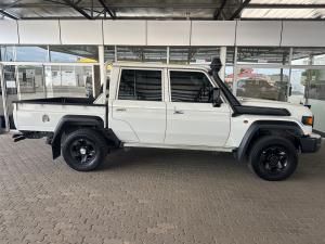 Toyota Land Cruiser 79 4.5D-4D V8 double cab LX - Image 3