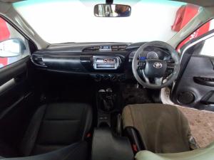 Toyota Hilux 2.4GD-6 4x4 SR - Image 6
