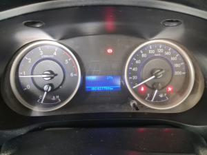 Toyota Hilux 2.4GD-6 4x4 SR - Image 8