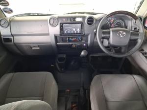 Toyota Land Cruiser 79 4.0 V6 double cab - Image 6