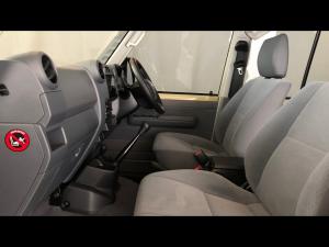Toyota Land Cruiser 79 4.5D-4D V8 double cab LX - Image 7
