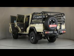 Toyota Land Cruiser 79 4.5D-4D V8 double cab LX - Image 25