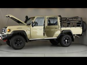 Toyota Land Cruiser 79 4.5D-4D V8 double cab LX - Image 27