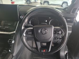 Toyota Land Cruiser 300 3.3D GR-Sport - Image 8