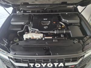 Toyota Land Cruiser 300 3.3D GR-Sport - Image 15