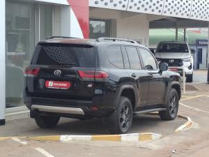 Toyota Land Cruiser 300 3.3D GR-Sport - Image 2