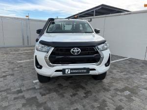 Toyota Hilux 2.4GD-6 single cab 4x4 Raider manual - Image 4