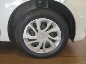 Toyota Vitz 1.0 - Image 18