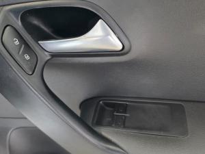Volkswagen Polo Vivo 1.4 Comfortline - Image 14
