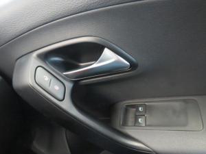 Volkswagen Polo Vivo 1.6 Comfortline TIP - Image 17