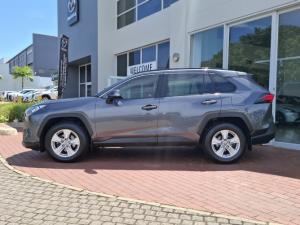 Toyota RAV4 2.0 GX auto - Image 2