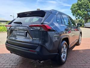Toyota RAV4 2.0 GX auto - Image 3