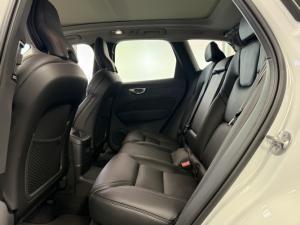 Volvo XC60 T8 Twin Engine AWD Ultimate Bright - Image 10
