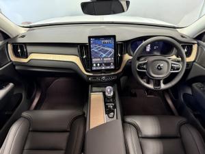Volvo XC60 T8 Twin Engine AWD Ultimate Bright - Image 11