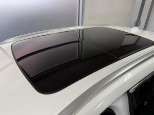 Volvo XC60 T8 Twin Engine AWD Ultimate Bright - Image 13