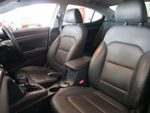Hyundai Elantra 2.0 Elite - Image 11
