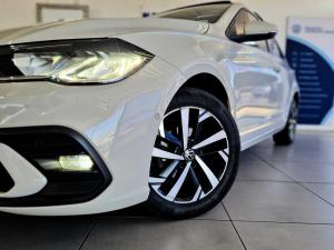 Volkswagen Polo hatch 1.0TSI Life manual - Image 19