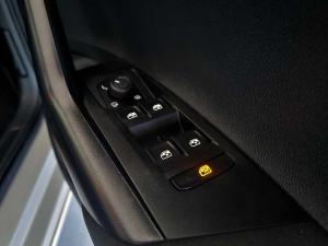 Volkswagen Polo hatch 1.0TSI Life manual - Image 24