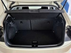 Volkswagen Polo hatch 1.0TSI Life manual - Image 31