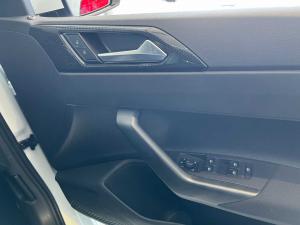 Volkswagen Polo hatch 1.0TSI Life auto - Image 6