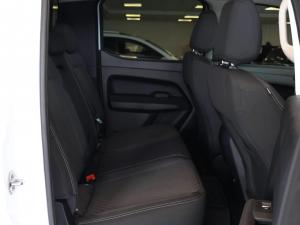 Volkswagen Amarok 2.0TDI double cab Life 4Motion auto - Image 14