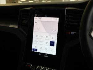 Volkswagen Amarok 2.0TDI double cab Life 4Motion auto - Image 15