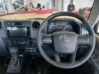 Toyota Land Cruiser 79 2.8GD-6 double cab