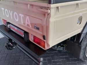 Toyota Land Cruiser 79 2.8GD-6 double cab - Image 8