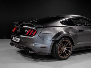 Ford Mustang 5.0 GT fastback auto - Image 12