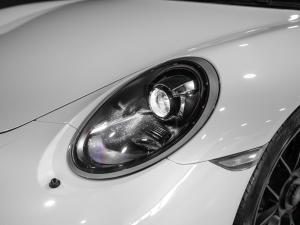 Porsche 911 Carrera GTS coupe - Image 17