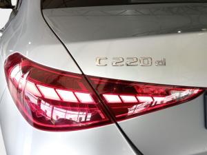Mercedes-Benz C-Class C220d Avantgarde - Image 20