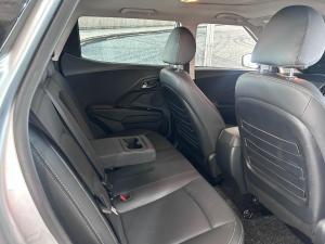 Mahindra XUV300 1.2T W8 - Image 11