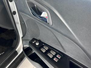 Mahindra XUV300 1.2T W8 - Image 14