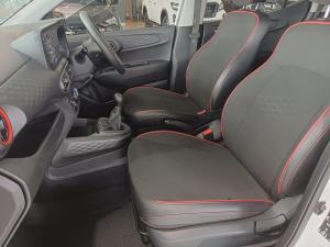 Hyundai Grand i10 1.0 Premium hatch - Image 14