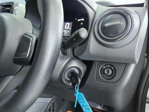 Renault Kwid 1.0 Techno auto - Image 19