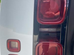 Land Rover Defender 110 D350 X-Dynamic HSE - Image 24